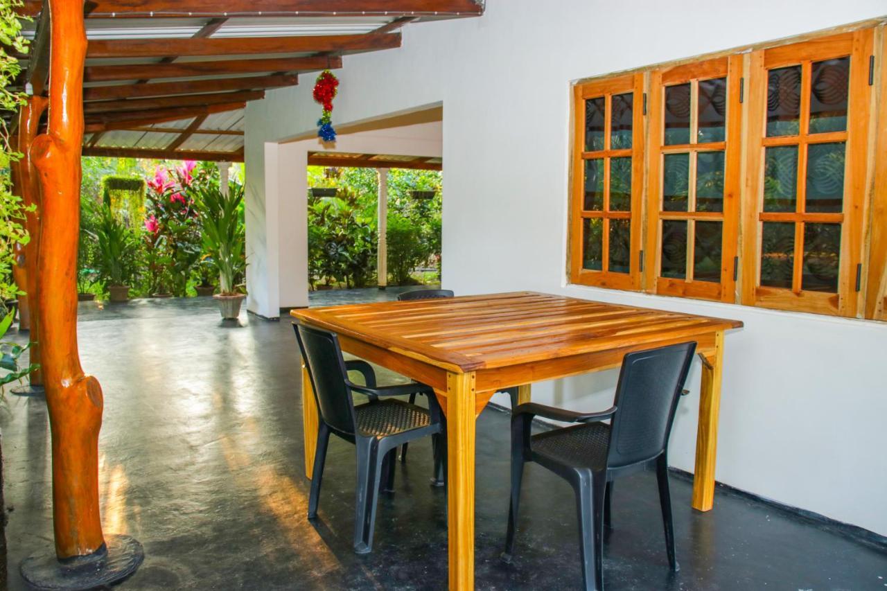 Sigiri Sandilu Homestay Sigiriya Bagian luar foto