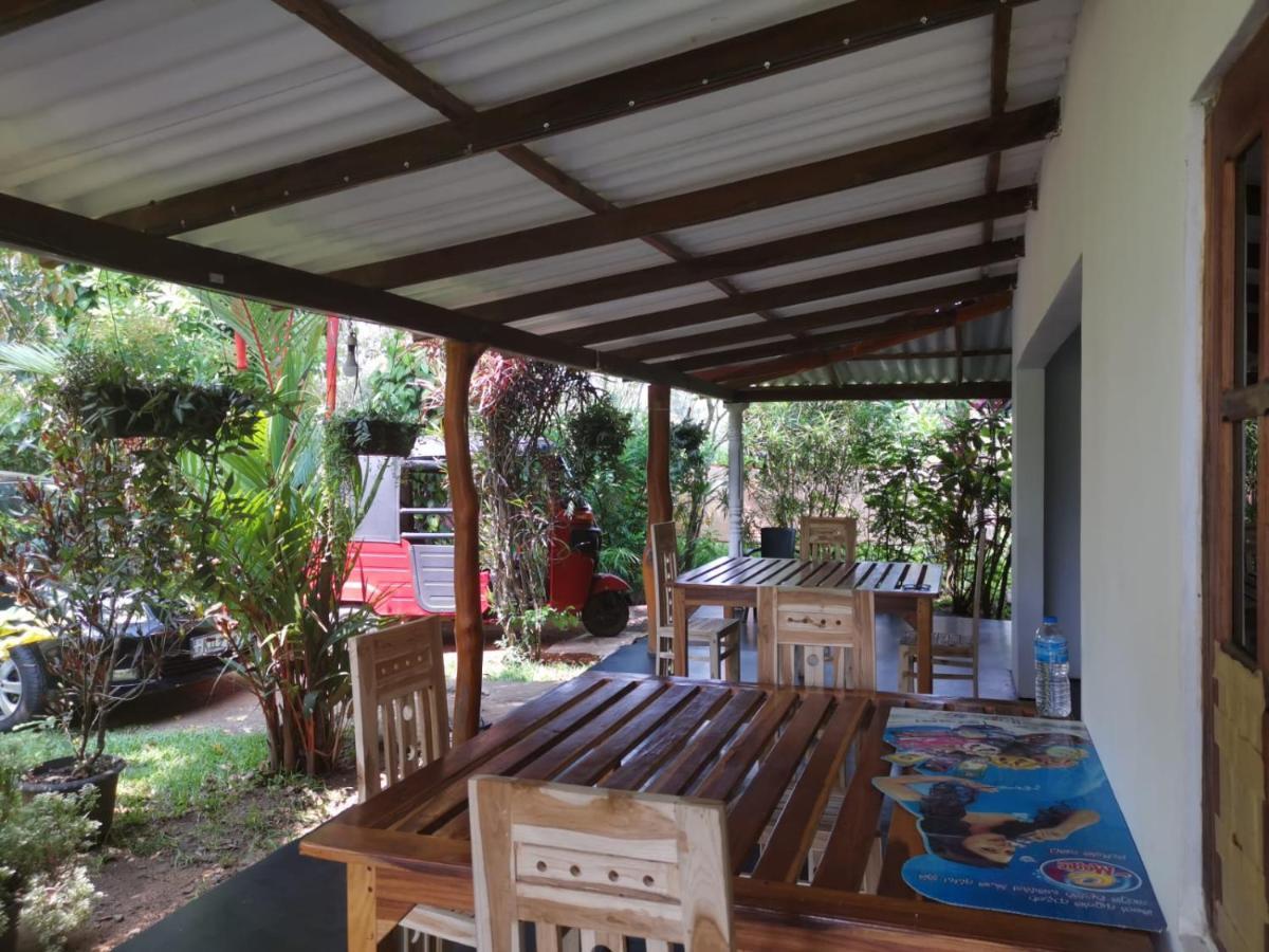 Sigiri Sandilu Homestay Sigiriya Bagian luar foto