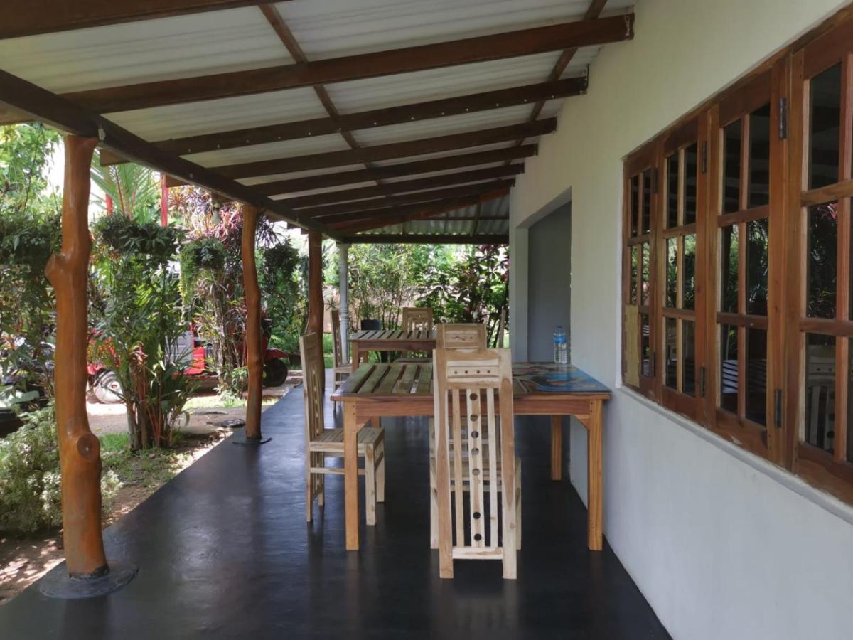Sigiri Sandilu Homestay Sigiriya Bagian luar foto